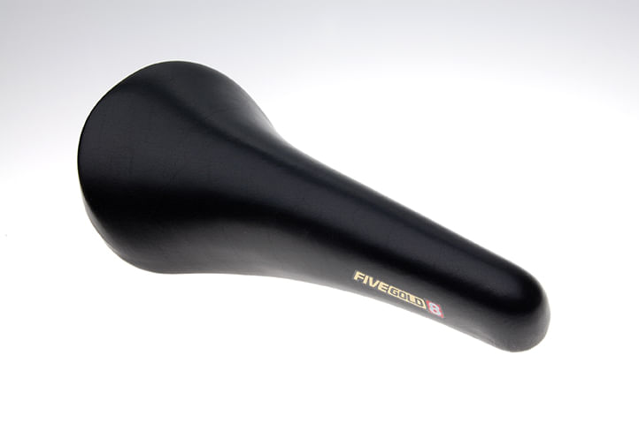 Kashimax-Five-Gold-8P-A-Padded-Saddle---Black-273-110-24-4