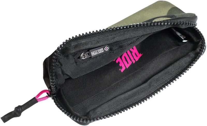 Muc-Off-Essentials-Case-OA0114-5