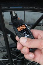 SKS-Airchecker-Digital-Display-Pressure-Gauge--Presta-and-Schrader-PU4005-5
